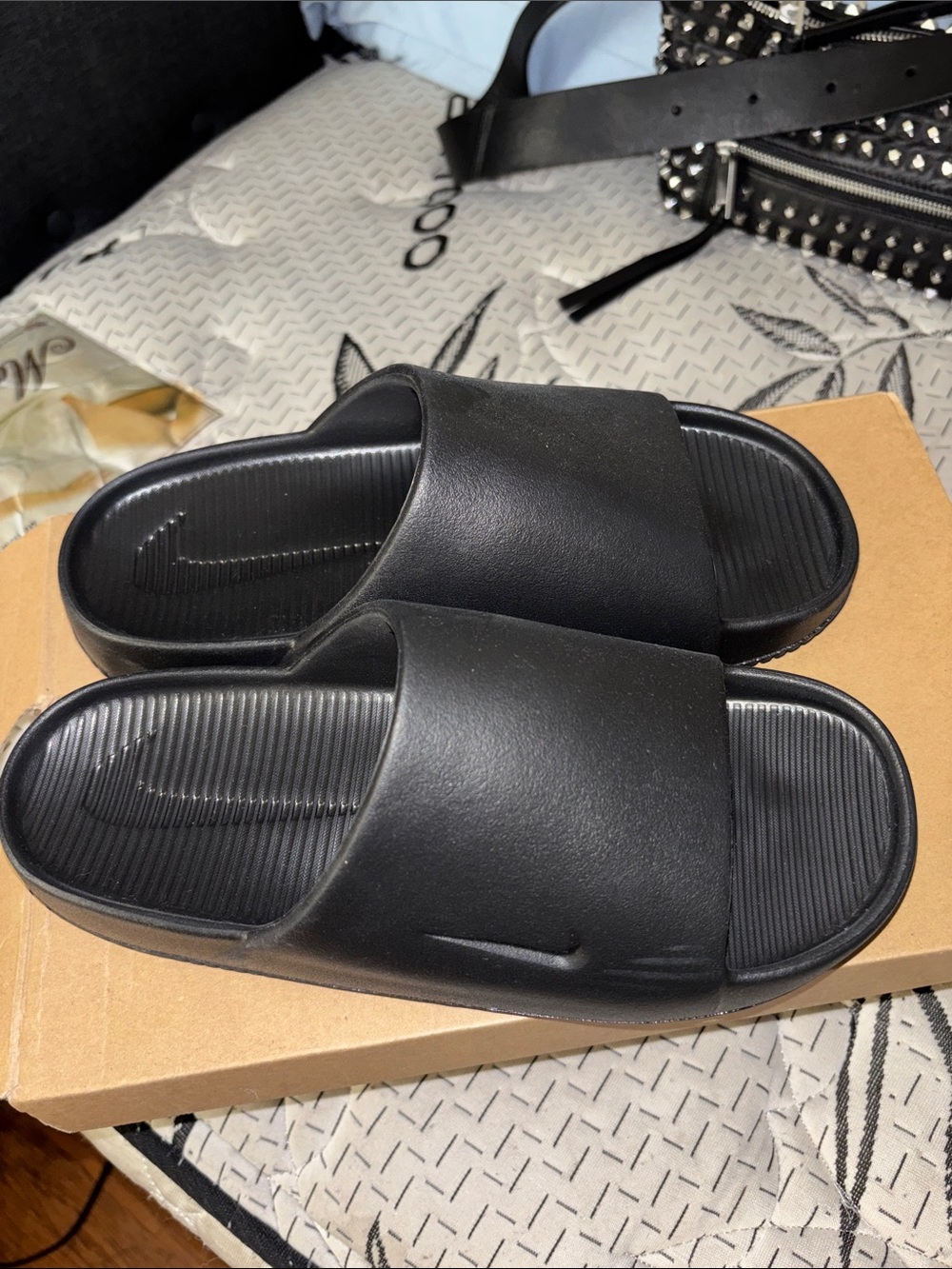 Nike Black Slide Sandals with Embossed Swoosh woman 7/8 NWB